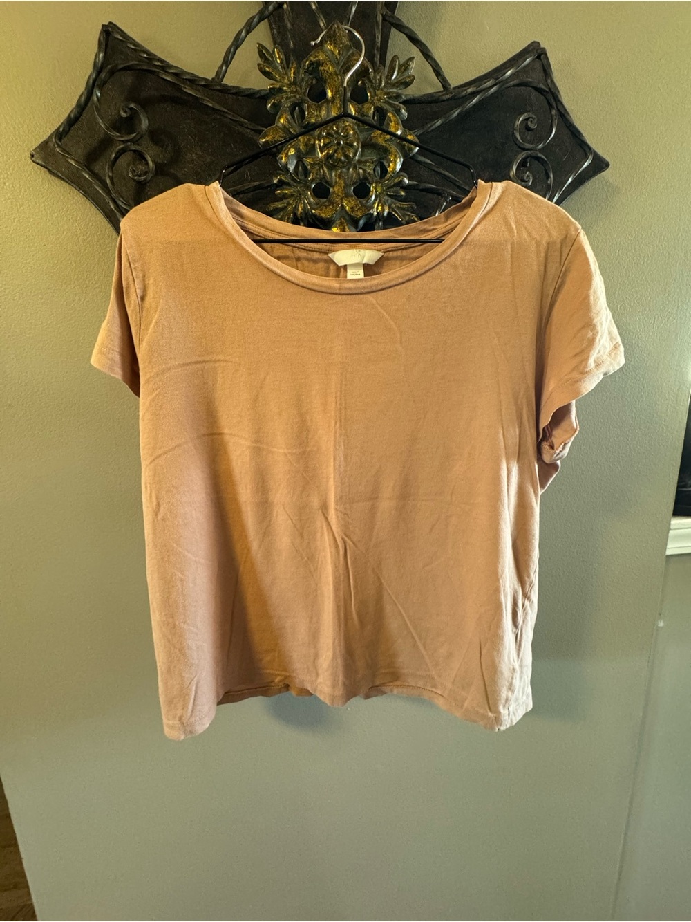 All T-shirts 3 for $30!! 🎉 
Women's Casual Short Sleeve Tee - Dusty Rose